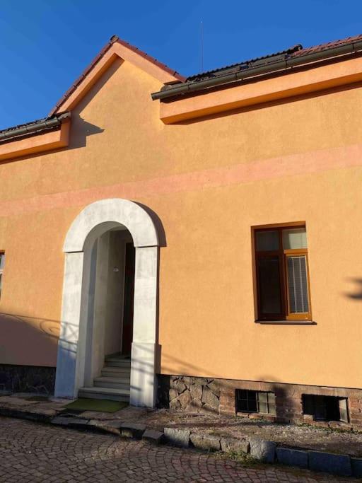 B12 - Bohdanecska 12 Appartement Pardubice Buitenkant foto